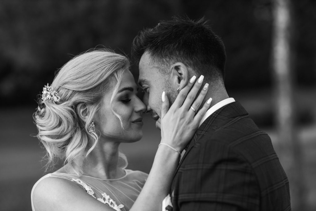 7+1 lánykérés ötlet - Le Til Kúria Lánykérés ötletek, hogy felejthetetlenné tedd a nagy pillanatot! Nézd meg kreatív javaslatainkat, azután pedig válaszd ki a tökéletes helyszínt: a Le Til Kúriát! - Le Til Kúria